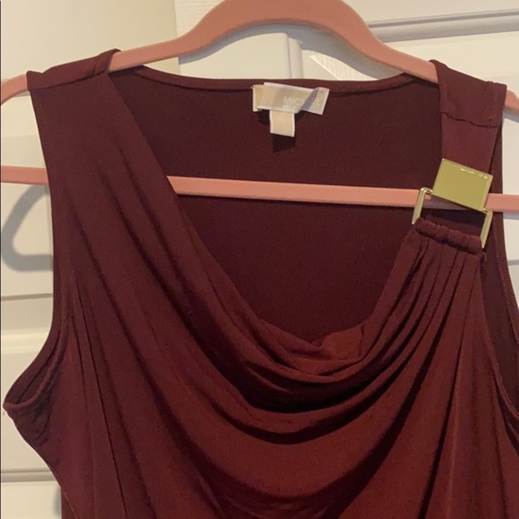 Michael by Michael Kors sleeve less blouse. Size Small. Burgundy - Picture 3 of 11